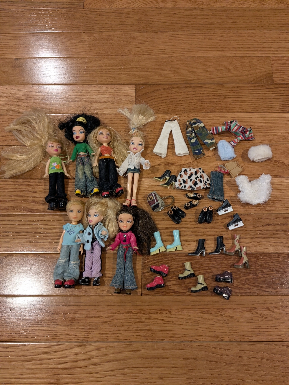 Bratz Mini Dolls Lot